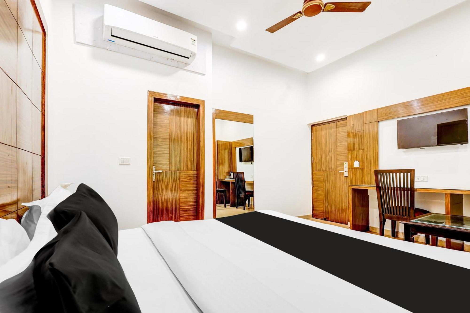 Super Townhouse Arakashan Road Paharganj Formerly Mohan International New Delhi Extérieur photo