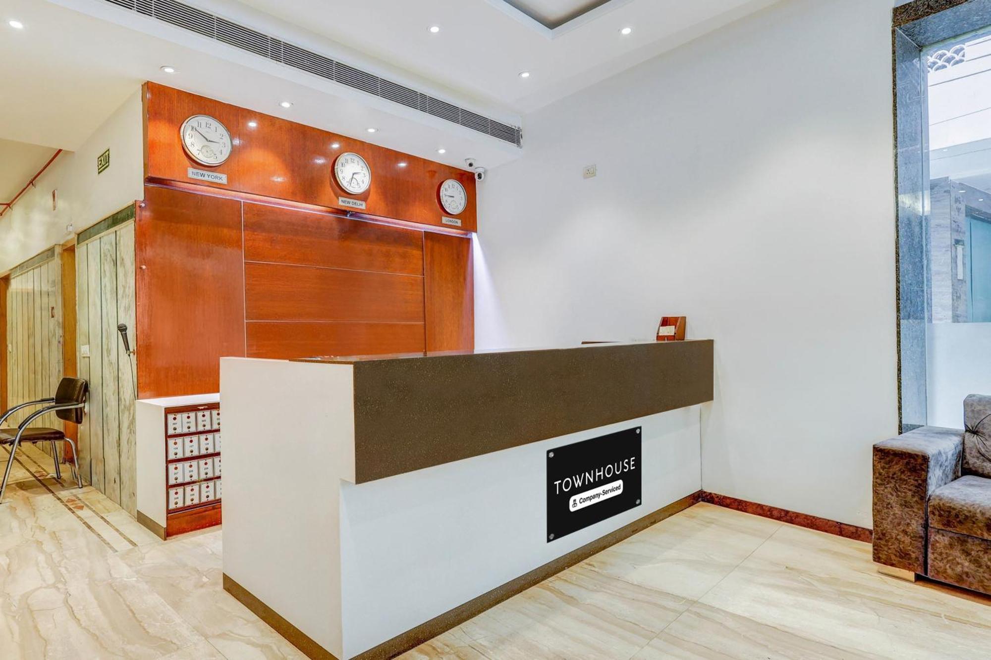 Super Townhouse Arakashan Road Paharganj Formerly Mohan International New Delhi Extérieur photo