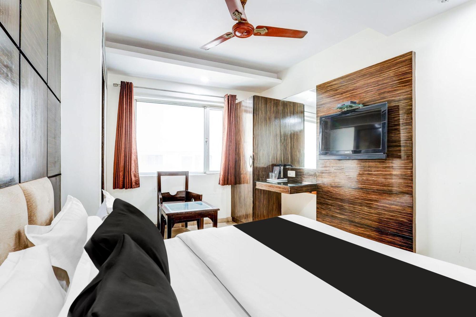Super Townhouse Arakashan Road Paharganj Formerly Mohan International New Delhi Extérieur photo