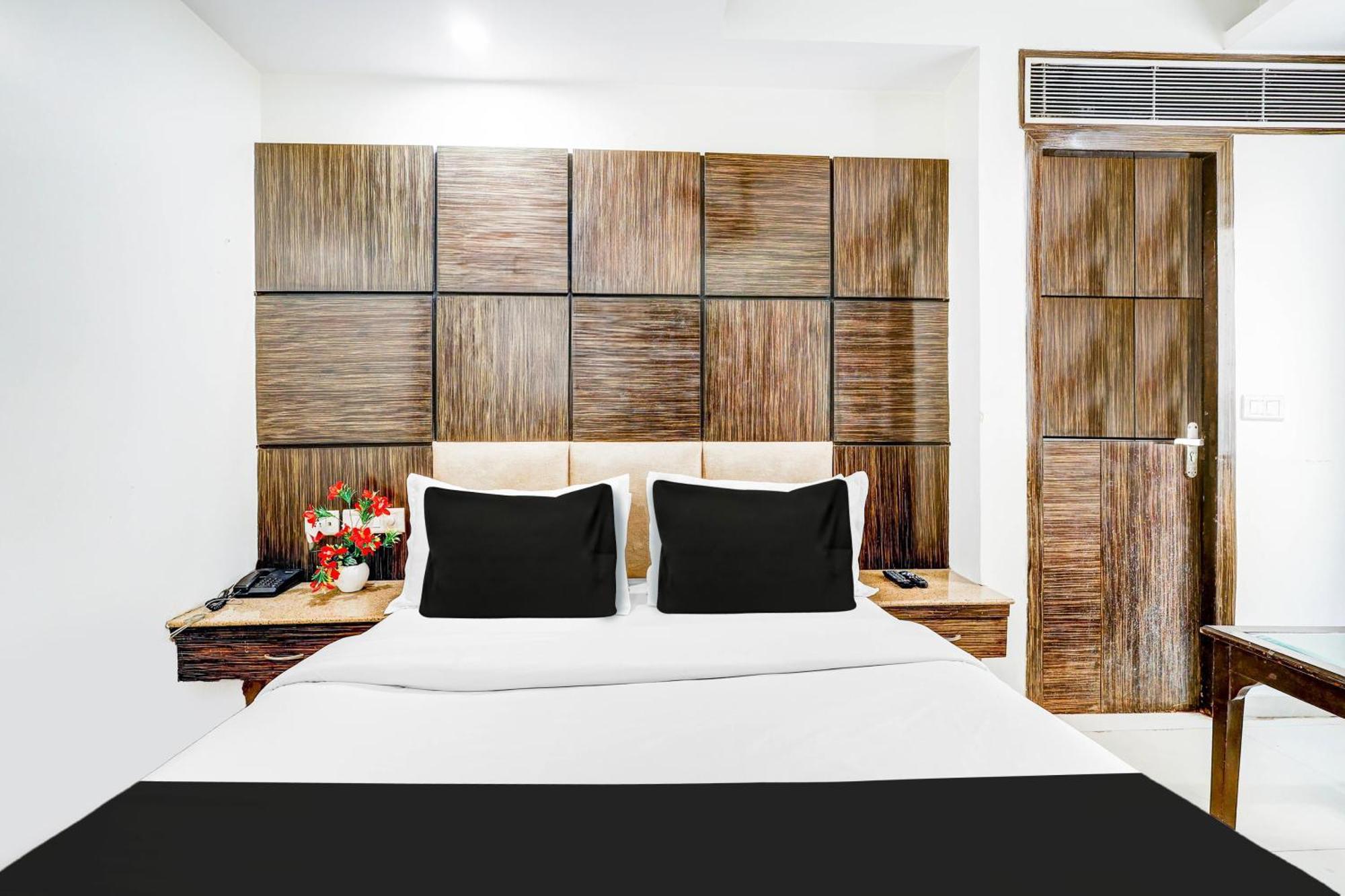 Super Townhouse Arakashan Road Paharganj Formerly Mohan International New Delhi Extérieur photo